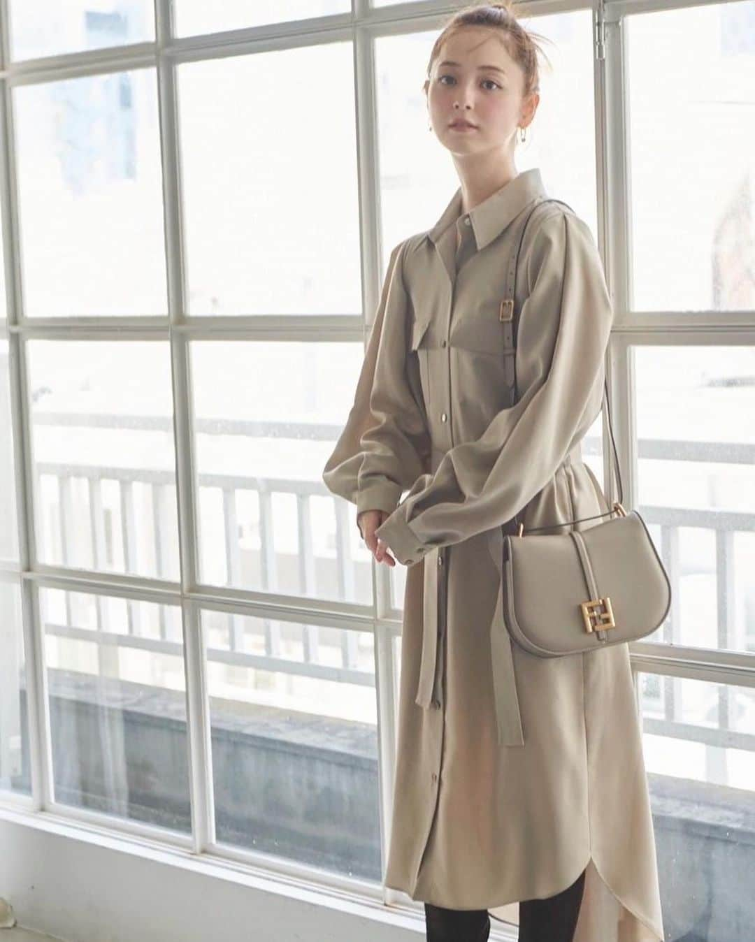 佐々木希さんのインスタグラム写真 - (佐々木希Instagram)「. 私服🤎  one-piece#iNtimite  bag#fendi shoes#daniellaandgemma pierce#mariablack #pr」9月26日 21時10分 - nozomisasaki_official