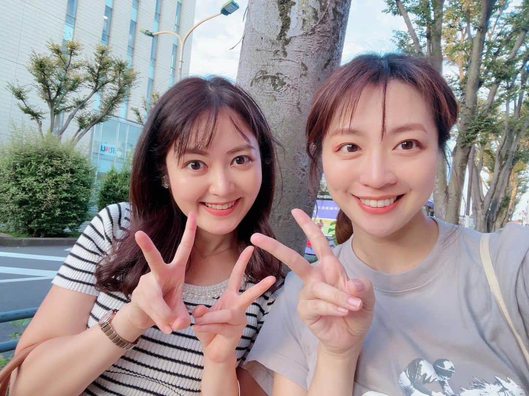 のインスタグラム：「♡♡ . . ゆきーーーーーー！！！ . やっと会えた🙌 去年の5月以来🫢🫢🫢 . . 私たちの会話に出てくるワード🐴 🍭ディズニー 🍬ファーストフード 🍭サッカー 🍬北海道 🍭茶摘み 何気にゆきとディズニーは行ったことない🤔 サッカー⚽️は柏戦付き合ってもらわないと🤣 いつになることやら🫣 #みやってワード出てきた😆もりわっきーとみや」