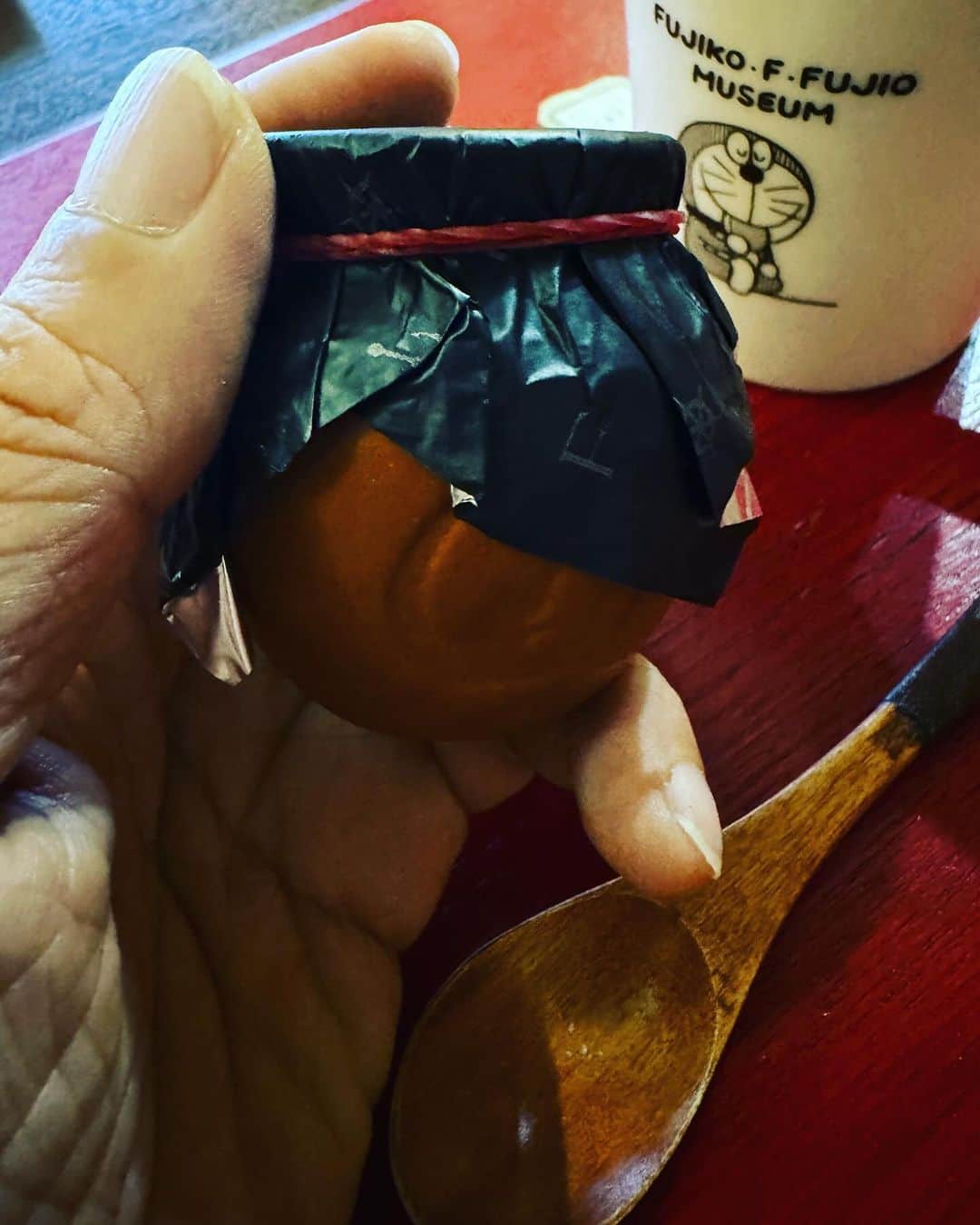 関智一さんのインスタグラム写真 - (関智一Instagram)「神戸フランツの「神戸魔法の壺プリン」を頂きました🍮 滑らかな舌触りで、ヒョイパクヒョイパクスプーンが止まりませんでした あっという間に消滅😭  最高でした！  #神戸フランツ #魔法の壺プリン」9月26日 21時20分 - sekitomokazu