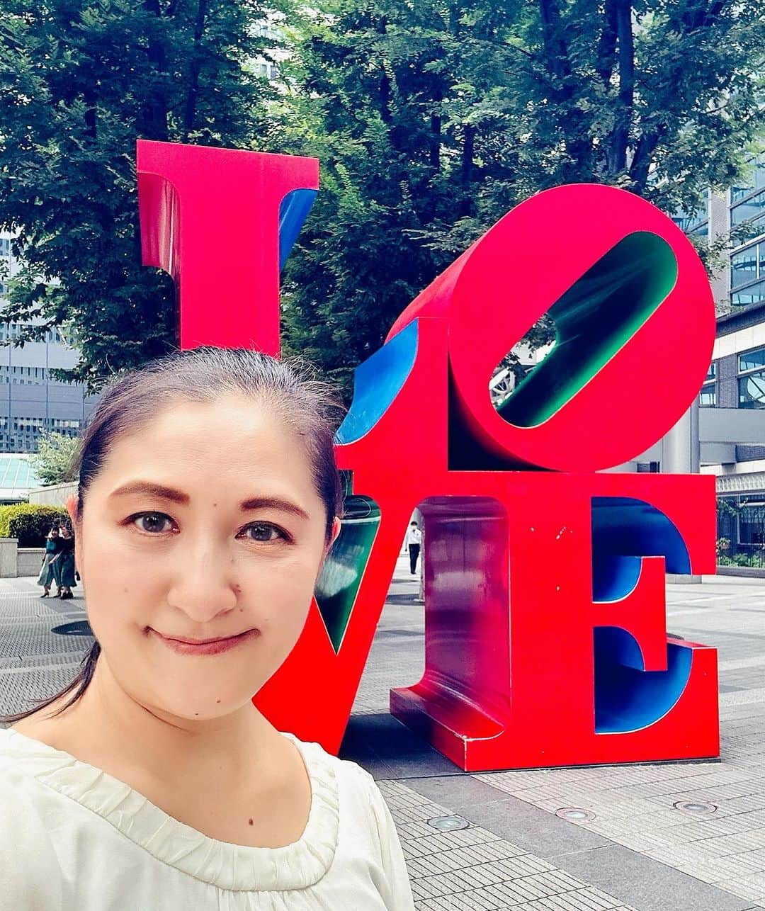 大越かず江さんのインスタグラム写真 - (大越かず江Instagram)「✨LOVE💖✨  ”LOVE“のオブジェの前で📸♥️  LOVEが世界中にたくさん溢れますように💕😊💕  今日もお疲れ様でした💖😋✌️💖  ✨✨✨✨✨✨✨✨✨✨✨✨✨✨✨✨✨✨✨✨✨✨✨✨  ✨LOVE💖✨  In front of the “LOVE” object 📸♥️  May LOVE overflow all over the world💕😊💕  Thank you for your hard work today💖😋✌️💖  ✨✨✨✨✨✨✨✨✨✨✨✨✨✨✨✨✨✨✨✨✨✨✨✨   #LOVE #新宿 #shinjyuku  #世界平和を願う #美  #生きる意味 #sexy #セクシー系 #ジム女子 #美肌ケア #写真好きな人と繋がりたい #女優好きな人と繋がりたい #美意識人と繋がりたい #幸福 #happy #東京 #tokyo #日本 #japan  #美魔女モデル #actress  #資格マニア  #スマイル #笑顔 #followforfollowback #ポートレート女子 #loveyou #仲間募集  #空が好きな人と繋がりたい」9月26日 21時22分 - bluemoonseasky