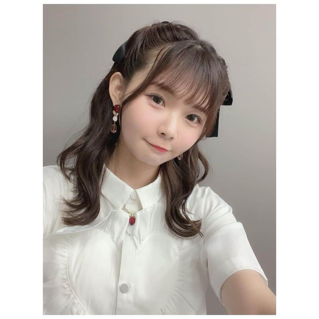 諏訪ななかのインスタグラム：「前回の #諏訪七課 の写真🤍  4thLIVEのリハはじまったよ🎤𖤐 ̖́-‬ https://columbia.jp/suwananaka/live.html」