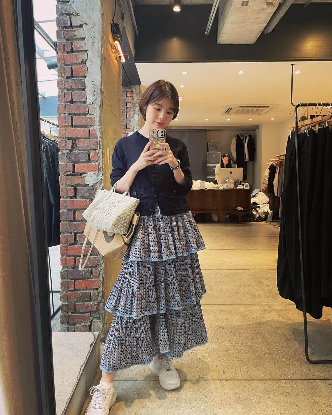 佐藤真知子のインスタグラム：「my favorite👗🩵  そろそろ秋服に…」