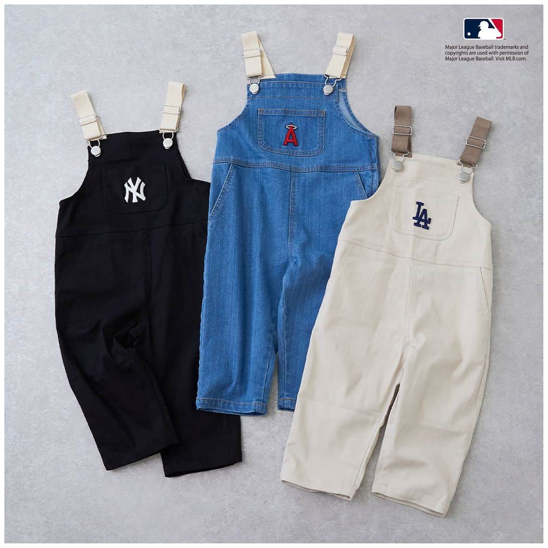 petit mainさんのインスタグラム写真 - (petit mainInstagram)「.  ⭐︎Special item⭐︎  . プティマインから初のMLB限定デザインアイテムが秋の新作ベビー、キッズウェアとして登場！ 全国のプティマイン店舗・ナルミヤオンラインにて9月28日（木）より順次発売スタート！ 　 定番のスウェットアイテムや、スタジャンなど、ユニセックスで着用可能なアイテムが揃いました。ベビーとキッズでリンクコーデできるアイテムもありますよ。  ※ショップは9/28(木)より順次入荷予定・オンラインは先行発売中 ※店舗によって発売日が異なるので、詳しくはご利用の店舗にお問い合わせください  【MLB】ﾛｺﾞﾊﾟｰｶｰﾜﾝﾋﾟｰｽ 80～130cm 品番：9633320 価格：¥3,960（税込）  【MLB】ﾛｺﾞﾄﾚｰﾅｰ 80～130cm 品番：9533225 価格：¥3,190（税込）  【MLB】ｽｳｪｯﾄﾊﾟﾝﾂ 80～130cm 品番：9533112 価格：¥3,190（税込）  【MLB】ｻﾛﾍﾟｯﾄ 80～130cm 品番：9533111 価格：¥4,290（税込）  【MLB】ｽﾀｼﾞｬﾝ 80～130cm 品番：9533311 価格：¥5,830（税込）  着用モデル girl：身長98㎝ / 着用100㎝ boy：身長92㎝ / 着90㎝ boy：身長101㎝ / 着100㎝  〈ご注意〉 ※写真はサンプルで撮影しています。色・デザインが多少が異なる場合がございます。あらかじめご了承ください。 ※入荷、在庫状況は店舗によって異なる場合がございます。ご利用の店舗・ナルミヤオンラインオンラインまでご確認ください。 @narumiyaonline_official   #MLB #メジャーリーグ  #大リーグ #petitmain #プティマイン #プティキッズ #プティの新作 #ナルミヤオンライン #narumiyaonline  #むすめふく #むすこーで #女の子コーデ #女の子ママ #男の子コーデ #男の子ママ #子供のいる暮らし  #こどもと暮らす #子育てグラム #instafashion #kidscode #キッズコーデ #キッズファッション #キッズモデル #子供服 #子供服通販  #リンクコーデ #お揃いコーデ」9月26日 21時31分 - petitmain_official