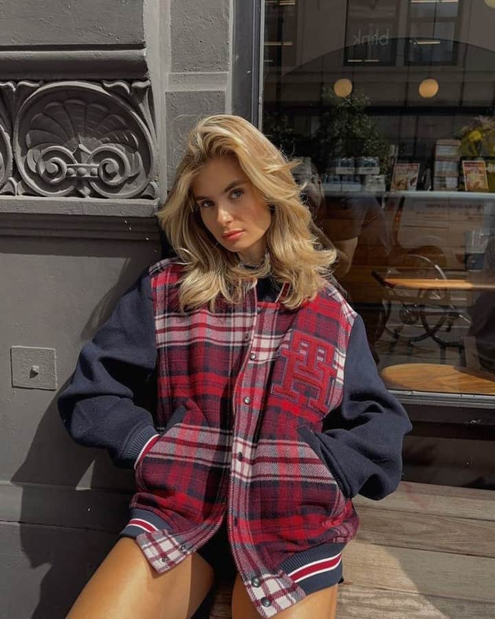 のインスタグラム：「@xeniaadonts enjoying a fall afternoon in our Tartan Bomber Jacket #TommyTartan」