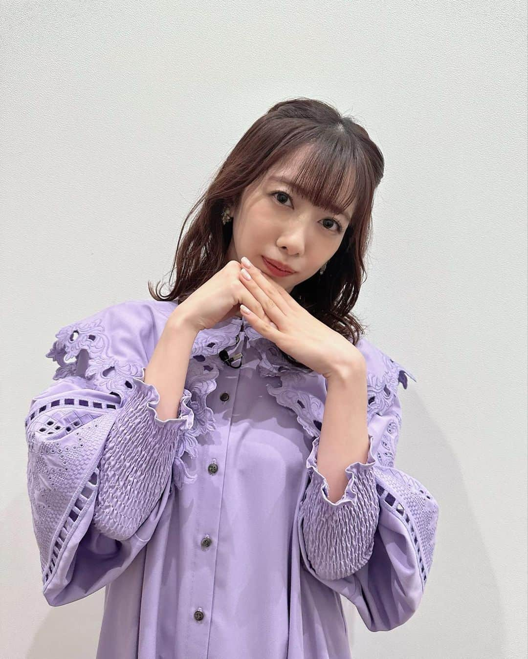 真山りかのインスタグラム：「. ⁡ ずっと前の #まやまいしょう ⁡ 2クールほど立ちますが、、🥺髪短い #うずらインフォTV また出れるといいなあ！ ⁡ dress @mag.by_c @rosebud_official earring @abiste_official boots @charlekeith_jp ⁡ #tb #まやまにあ ⁡ .」