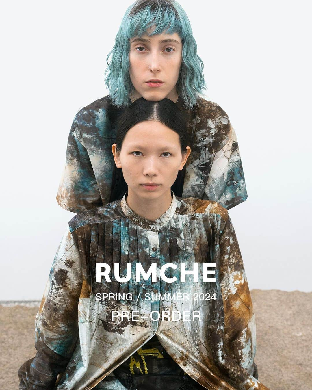 Rumchéのインスタグラム：「RUMCHE SPRING / SUMMER 2024 PRE-ORDER 先行受注会のお知らせ  先日のRUNWAY SHOWで発表したSS24コレクションの 先行受注会をアトリエにて開催いたします。  どなたでもご来場いただけますので みなさまお気軽にご来場くださいませ。  ●日時： 2023年9月29日(金) 14:00-19:00 2023年9月30日(土) 11:00-15:00  ●場所： atelier RUMCHE 東京都目黒区青葉台1-6-61  また、ご好評につきRUMCHE ONLINEでも9/30(土)23:59まで、プレオーダーを延長いたします。 SS24コレクションの一部アイテムが 送料無料、ポイント5倍にてご予約いただけますので この機会にぜひご利用ください。  #RUMCHE #先行受注会」