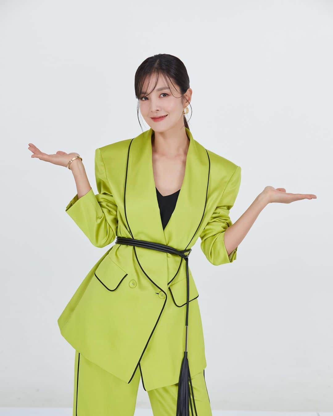 キム・ソンウンのインスタグラム：「비도 오고 오늘은 이불속에서 안나오는중.. 사진첩 뒤적뒤적중!」
