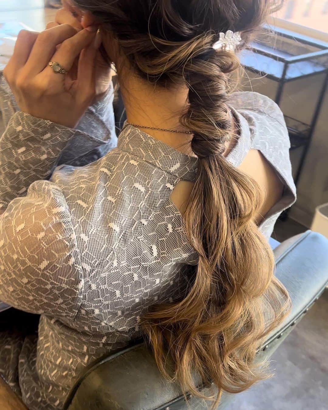 nico... DAISUKEのインスタグラム：「透明感color➕cut➕treatment ¥13750〜¥17050 double color¥14300〜¥23100 hair set¥4840 shampoo cut ¥3960  hair studio nico... Tel📞011-205-0595  札幌大通駅から徒歩🚶‍♂️5分以内 狸小路5丁目と6丁目の間  ピボォの隣Family Martを右に曲がり ２つ目の信号の角の三雄ビル8Ｆ  ＃スタイルチェンジ #髪質改善 ＃白髪染め ＃白髪ぼかし #札幌美容室 #大通り美容室 #ショートヘア #札幌カラー #札幌ブリーチ #韓国風 #インナーカラー #札幌ヘアアレンジ #札幌ヘアセット #札幌髪質改善 #札幌髪質改善トリートメント #札幌美容室 #札幌ショート  #ショートカット #髪質改善トリートメント ＃酸性ストレート #hair #髪質改善 #wolf cut #ウルフカット #ブリーチ #ウルフカット  #美容学生と繋がりたい  #balayage #北海道理容美容専門学校  #美容学生」