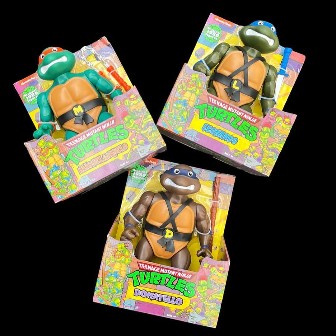 おもちゃやSPIRALのインスタグラム：「復刻版 Giant TURTLES入荷しました！  復刻版もなかなかいい出来です✨  ビンテージと比べると1回り小さい感じですが、いい感じです🐢」