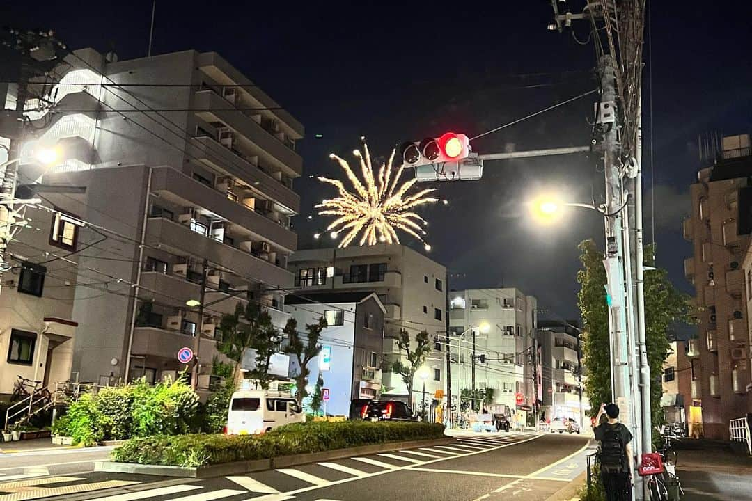 木南晴夏さんのインスタグラム写真 - (木南晴夏Instagram)「もう夏も終わっちゃうのかー と思って写真見返してたら まあまあ夏を満喫してた  いい夏だったなと  🍧🌅🦟🐠☁️🎆🍧」9月26日 14時28分 - kinamitopan