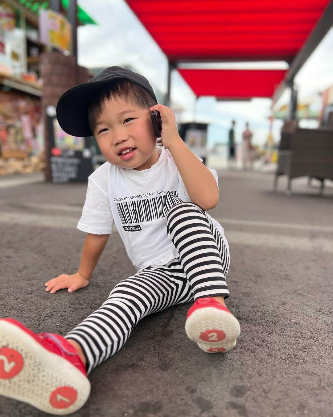 宮川杏奈のインスタグラム：「Next generation town🍖 ↓ 隣接公園🛝 ↓ 寺泊水族博物館🐧 ↓ 魚のアメ横🐟 . 楽しい1日だった🦀 ずっと気になっていたNext generation townは 食べたい物が他にもあったから また行きたいなぁ…😘 . 🍖食べて🦀食べて 他にもたーくさん食べたけど🍦 坊と遊びまくってたら また痩せて帰って来ましたwww . 坊と遊ぶの減量になるわ😇 それくらい元気💯」