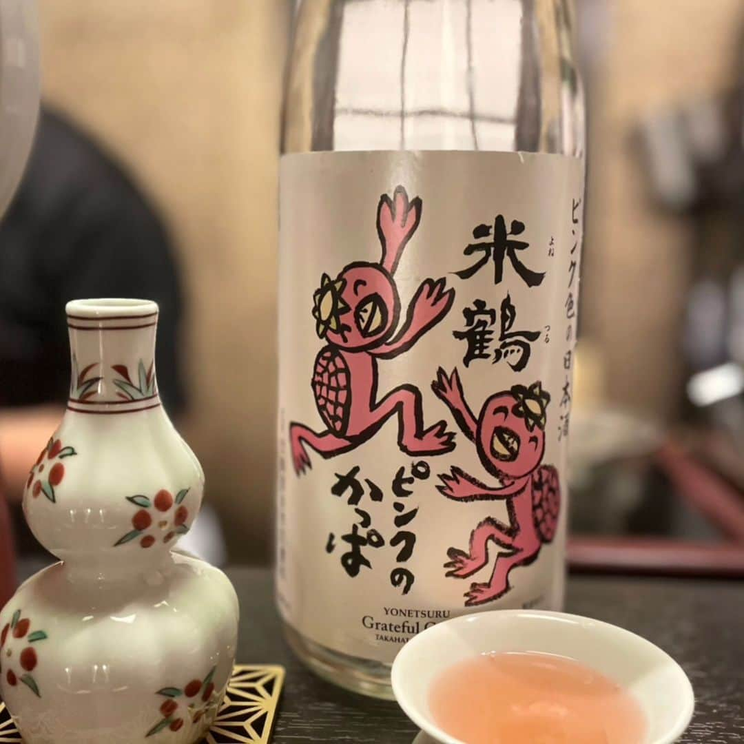 さとう珠緒さんのインスタグラム写真 - (さとう珠緒Instagram)「食欲の秋、お酒の秋  先日お久しぶりの松下美智子さん  お酒の強い真珠ちゃんと  美味しい熱燗をいただきました  大将にお酒のイロハをたくさん教えてもらったのでした  #熱燗 #松下美智子　さん #小沢真珠　ちゃん #ピンクのカッパ #にいだしぜんしゅ #美味しかった #感謝 #良い一日を✨」9月26日 14時55分 - tamao_satoh