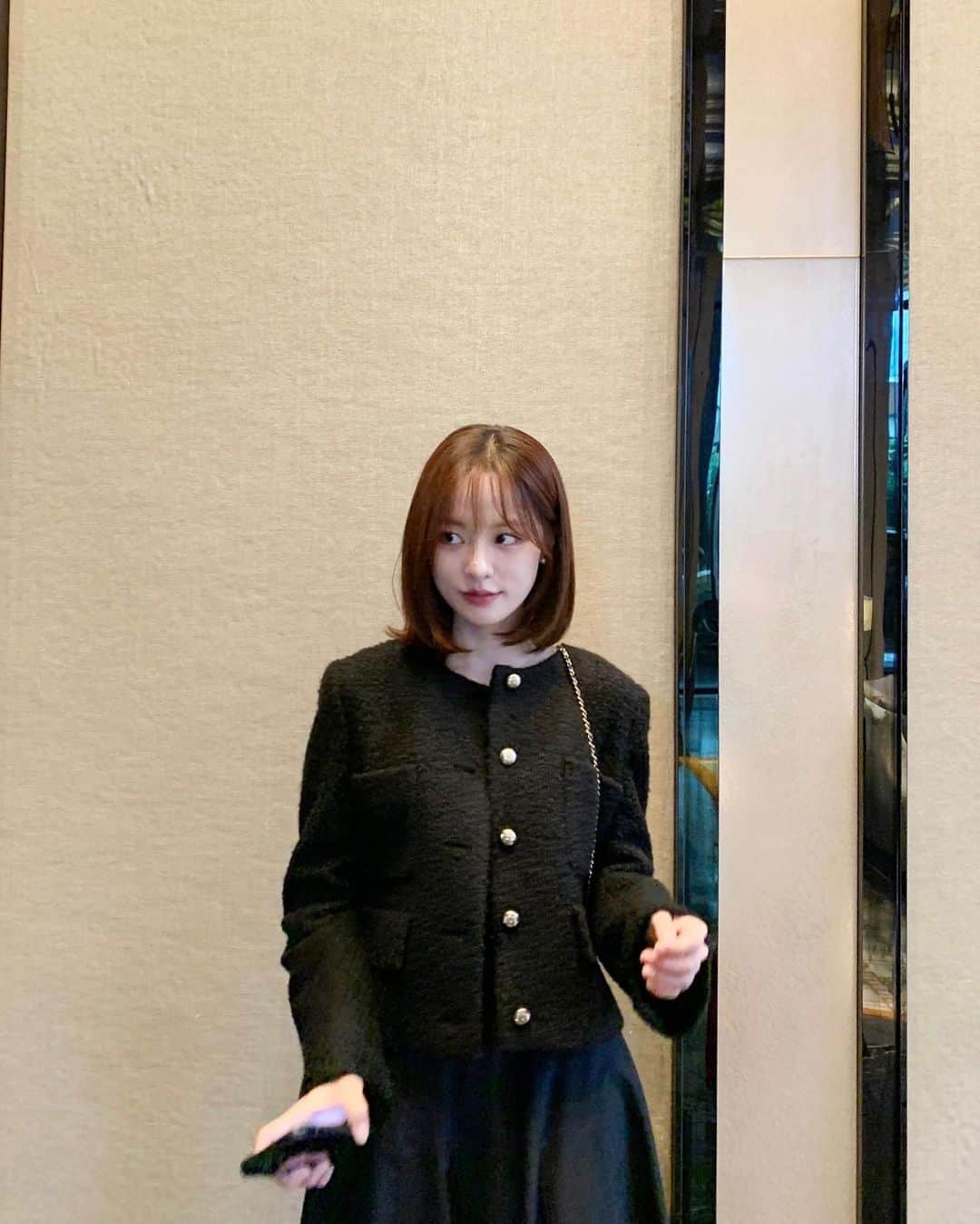 ぺ・ユンギョンのインスタグラム：「추석 맞이 예쁜 옷으로 풀착장🫢 다들 즐거운 명절 보내세요☺️💕  #광고 #잇미샤 #추석빔 #가을아우터 #원피스」
