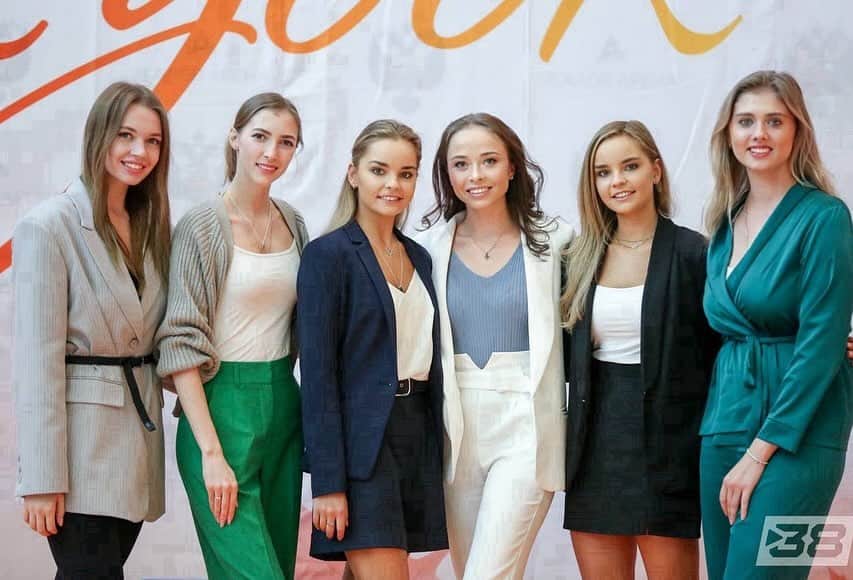 Veronika Rudychevaのインスタグラム：「@bravik17 Спасибо за прекрасный турнир🍁😍 Как всегда на высшем уровне🔝❤️  P.s Наши первые соревнования в сезоне💪🏻 Будем усердно работать и двигаться вперед🙏🏻 2016г.р 🥈 2014г.р 🥇🥇🥇🥇🥇🥈🥈 2013г.р 🥉🥉 2012г.р 🥇」
