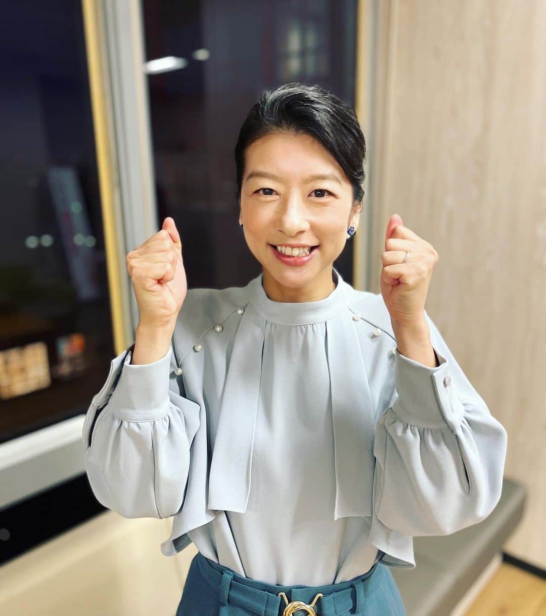 生野陽子のインスタグラム：「🍂 朝夕は秋らしく 涼しくなりましたね。  オンエア後も外が暗くなり、 季節の移ろいを実感します〜。」