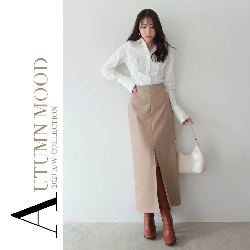 デュラスアンビエントのインスタグラム：「#ウエストタックスリムシャツ <White>  定番スタイルに欠かせないのは、どんなコーデにも馴染む白シャツ。前後にダーツを施し、ウエストがキュッと引き締まったスリムなシルエットに仕上げました。  #レザースリットマキシスカート <Beige, Black>  膝上まで伸びる深めのスリットをあしらうことで、動きやすさと抜け感をプラス。前後どちらでも着られるので、気分に合わせて変えてみて。  ＿＿＿＿＿＿＿＿＿＿＿ ✔︎ @ambient_styling #AMBIENT #ambient_official #ambientstyle #アンビエント #23aw #秋服コーデ #レザースカート」