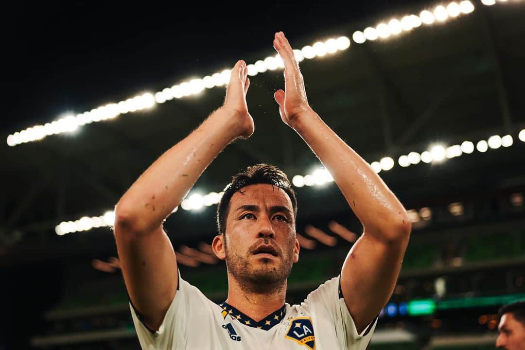 のインスタグラム：「Very tough trip to Austin. Thank you for big supports even 3 hours delay kick off. Surely we should have done better but we still alive🔥」