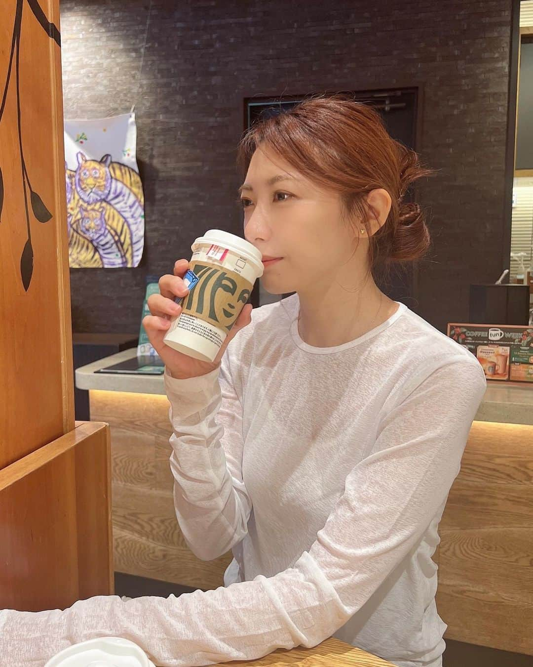 金田彩奈さんのインスタグラム写真 - (金田彩奈Instagram)「☕️  最近タリーズよりスタバ派💚  #バイク #バイク女子 #バイク乗り #バイクのある生活 #バイクのある風景 #バイク好き #バイクが好きだ #バイク好きな人と繋がりたい #バイク乗りと繋がりたい #バイク旅 #バイクツーリング #バイクが好きだ #カブ #スーパーカブ #アングラー #釣り女子 #釣りガール #cub #supercub #cb400 #gsxs1000gt #bike #bikelife #biker #bikegirl #motercycle #bikeweek #bikewear #angler」9月26日 16時14分 - ayn120