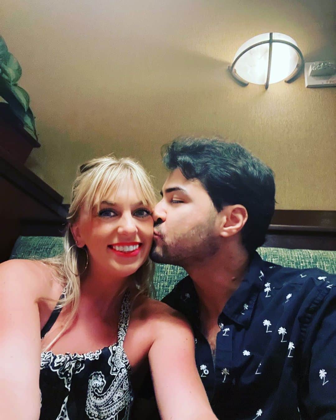 ケイディー・デニーのインスタグラム：「I’m so happy to be by your side and going through the best days of my life with you!!! Having so much fun!!! ❤️🥀❤️🥀」