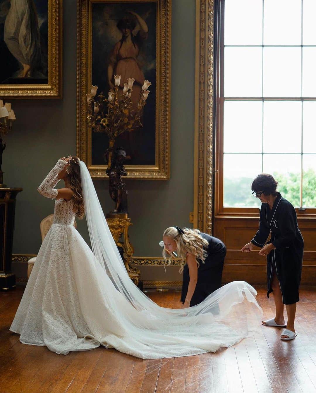 BERTAのインスタグラム：「@verity_attia is an absolute dream in BERTA ♡ #BertaBride @rebeccasearlephotography」