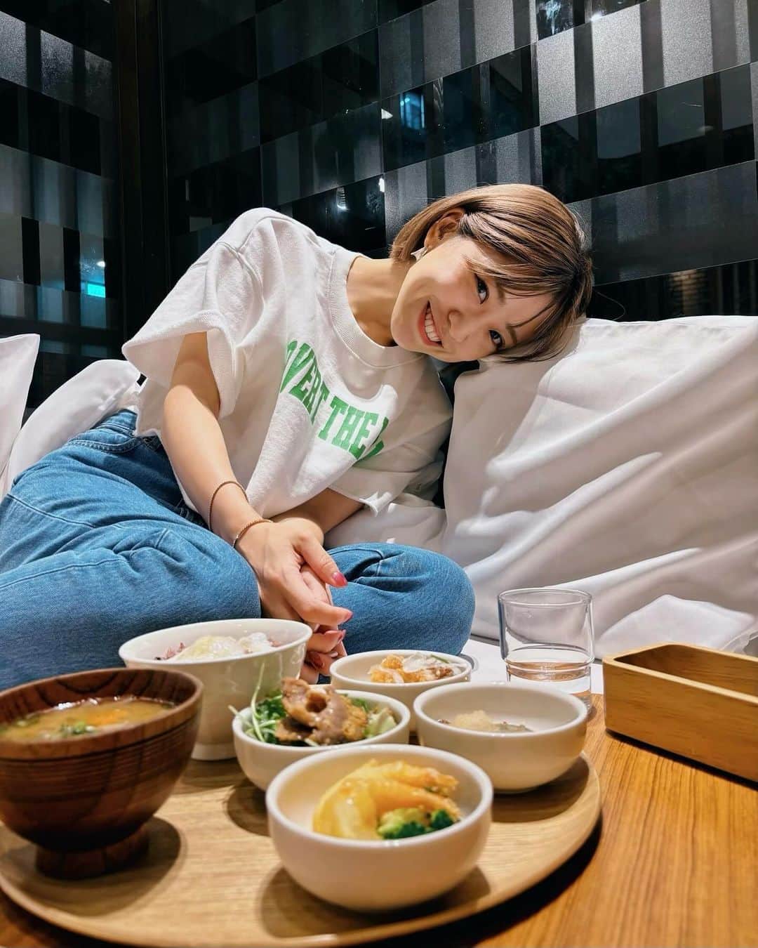 本橋優華のインスタグラム：「ベッドの上みたいな癒し和カフェごはん。  #PR#yusoshi渋谷 #和カフェ#和食#夜カフェ」