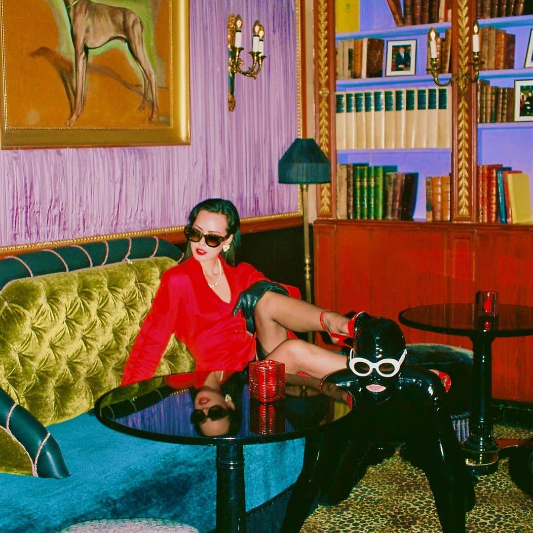 ティエリー ラスリーさんのインスタグラム写真 - (ティエリー ラスリーInstagram)「a casual day in Paris with @houseofiris.official featuring the THIERRY LASRY sunglasses “MURDERY” “PULPY” “AUTOCRACY” - shot by @gonebazaar #thierrylasry」9月26日 22時08分 - thierrylasry