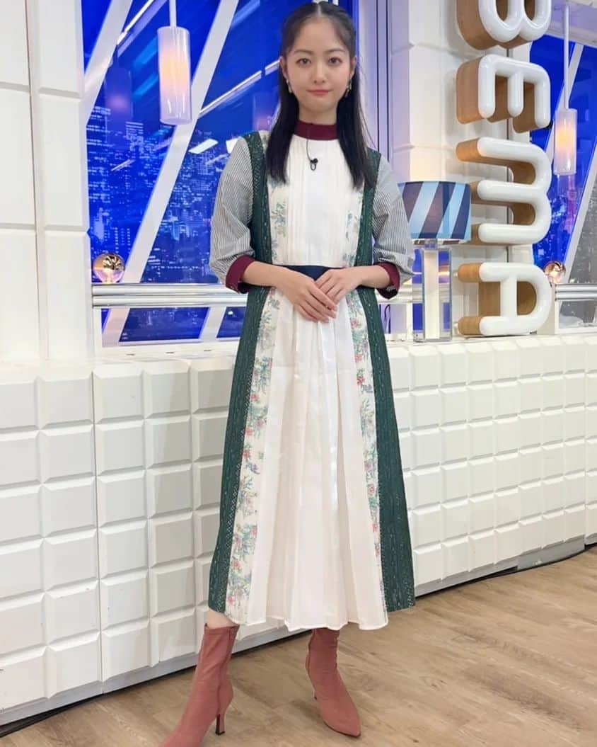 ハヤカワ五味さんのインスタグラム写真 - (ハヤカワ五味Instagram)「久々にアベプラ衣装👗  ワンピース👗 ADELLY  @adelly.tokyo」9月26日 16時41分 - hayakawa53