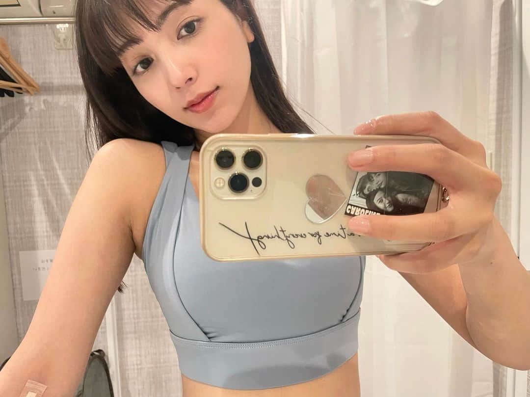 南里美希のインスタグラム：「❤︎  みなさま、お誕生日お祝いメッセージありがとう。 お陰様で35歳もわくわくライフになりそうです！  ちょっと久々のキック🥊  #training」