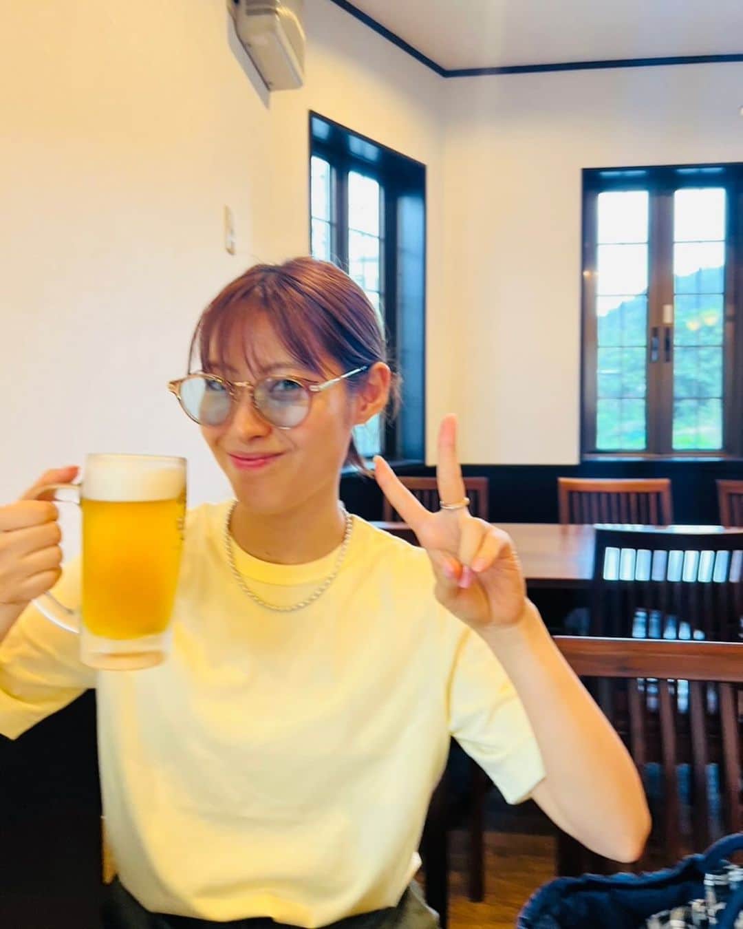 瀧本美織のインスタグラム：「これがうまいんだなー😆🍺 お仕事終わりの♡  9月30日に予定されてますJ-WAVEの公開収録 期間内に申し込みできなかった方々もいらっしゃるようで 追加募集受付中です💁‍♀️ 私は第2部の12:30〜出演しますのでお時間あったら いらしてくださいね😆🌻 リンクをストーリーに載せますね！   #🍻」