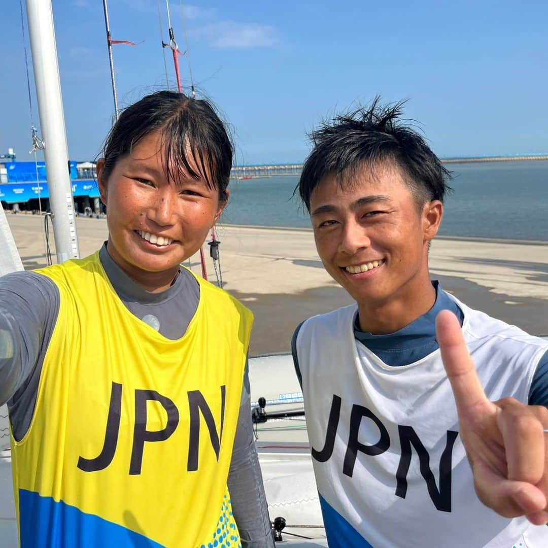 ??日の丸セーラーズ⛵️さんのインスタグラム写真 - (??日の丸セーラーズ⛵️Instagram)「【杭州アジア大会】 男女混合470級の #岡田奎樹 / #吉岡美帆 組が金メダル獲得❗おめでとうございます❗（最終成績の正式発表は明日となりますが、プロテストはありませんでした）  #nacra17 #hangzhou2022 #19thasiangames #sailing #jsaf #sailtoparis #JapanSailingFederation」9月26日 16時52分 - jsaf_official