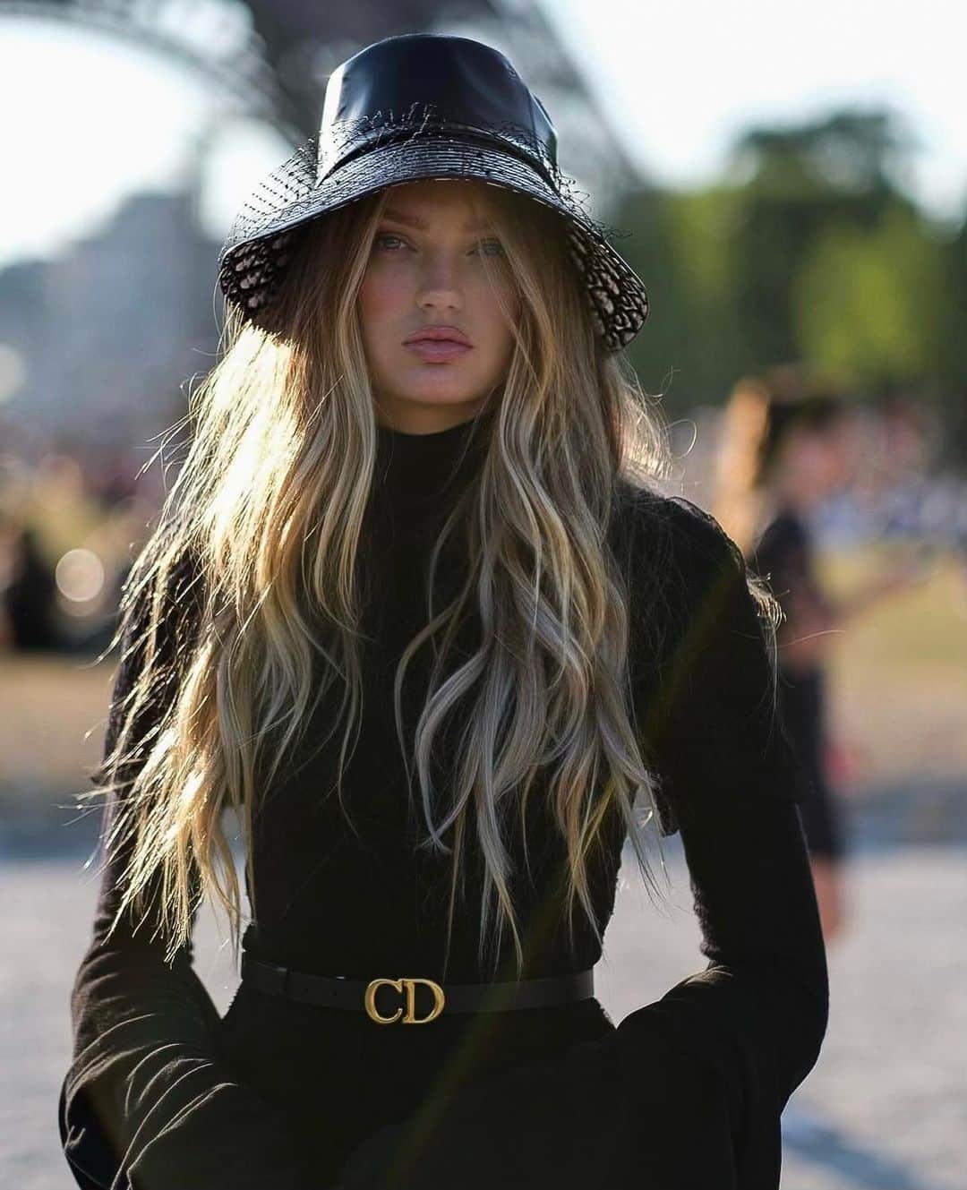 ロミー・ストリドさんのインスタグラム写真 - (ロミー・ストリドInstagram)「On my way to Paris @dior 🖤」9月26日 16時53分 - romeestrijd
