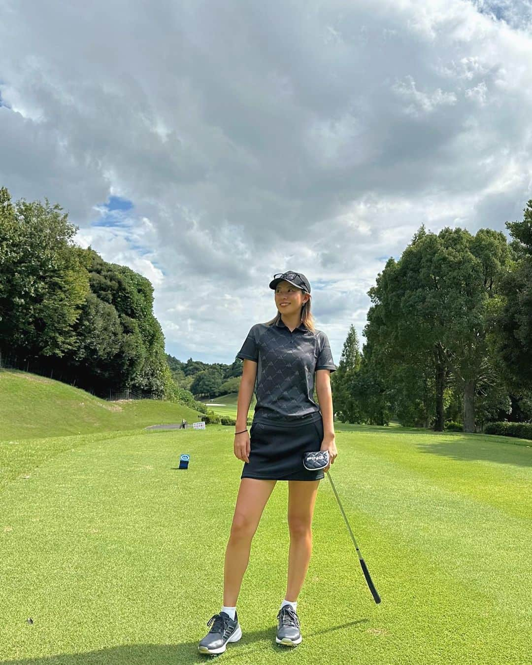 平野杏梨さんのインスタグラム写真 - (平野杏梨Instagram)「All black 🖤🩶 @adidasgolf  @adidastokyo  cap  @5525gallery  shose #zg23  最近パターが良くなってきた🤍 @pinggolf_japan  PRIME TYNE 4使ってます✌︎」9月26日 16時54分 - anri_hirano