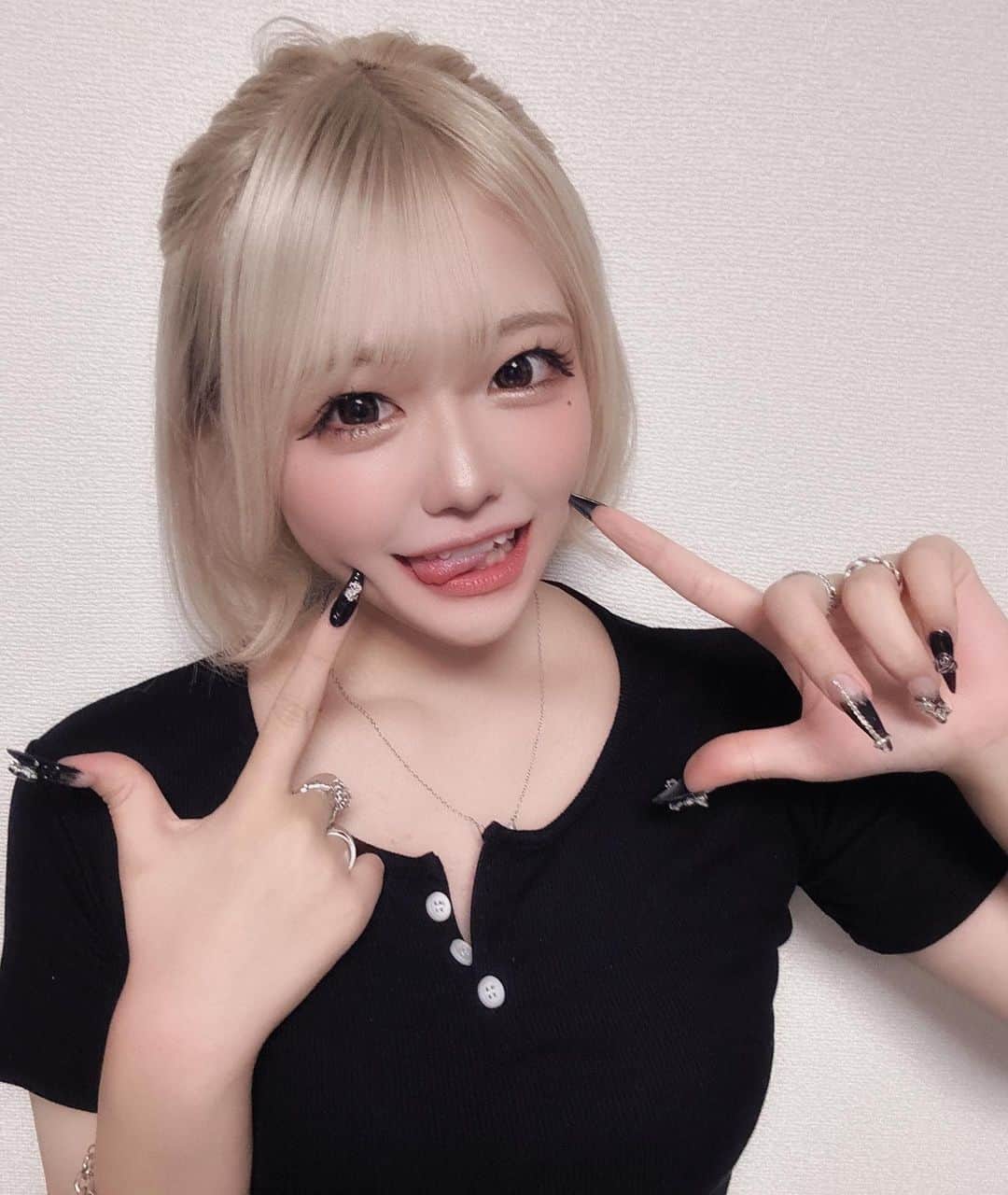 雨宮みるきさんのインスタグラム写真 - (雨宮みるきInstagram)「みるきポーズ‪‪❤︎‬ これみるのポーズだから覚えてね💕︎」9月26日 17時02分 - __milky_berry__