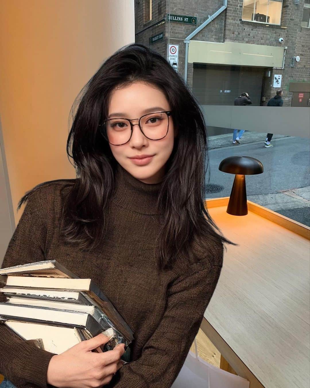 nanaさんのインスタグラム写真 - (nanaInstagram)「흠… 합성까지 해봐도 왜 미쿡 느낌 없는건디 두시간 내게 주어진 시간을 까먹고 남자버전은 못해봤오 (친구들 한테 사진 보내라고 단톡 보냈는데… ㅋㅋ 하는데 40분 걸리옴) #EPIK」9月26日 17時14分 - luv__ribbon