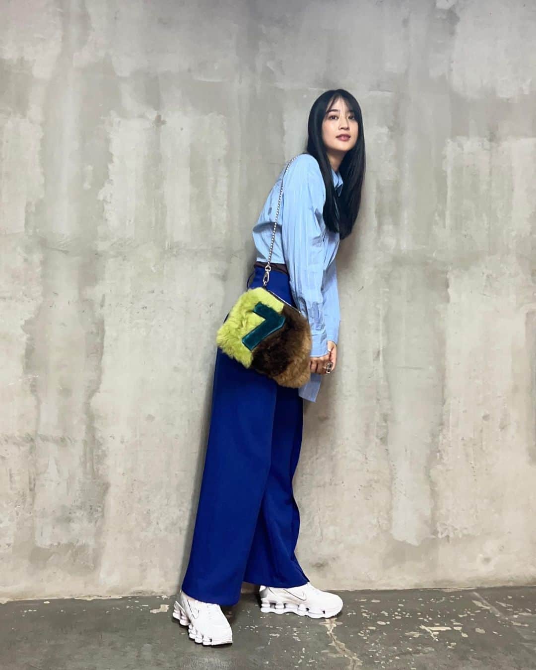 青野楓のインスタグラム：「💙🧢🦋🦕🪼🐬  #ブルーカエデ #kaede626style」