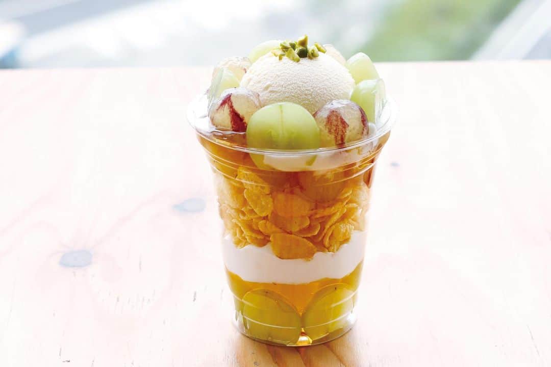 関東学院大学さんのインスタグラム写真 - (関東学院大学Instagram)「\イベント情報🍇/  みなさん、ご無沙汰しております😌 暑い日が続いているかと思えば、急に涼しくなったりと寒暖差が激しい近頃ですが体調いかがですか？  今日は、そんなみなさんに元気をお届けしたく、美味しいフェアのご紹介です📣  10/9(月)〜10/13(金)の1週間限定で、横浜・関内キャンパスにて「福島フェア」を開催します😆✨  本学法学部にて今年度より開講している「地域創生特論(福島)」の開講を記念したイベントとなります！  1階カフェや地下1階のブックカフェでは福島特産品を使用した特別メニューを提供予定です🍽️ また、キャンパス内では福島県産品の販売(11・12日のみ)や図書館にて関連書籍の展示を行います📚  一般のみなさんもご利用いただけますので、ぜひこの機会に福島を堪能しに本学へ足を運んでみてください🏫👣  詳しくは大学HPよりご確認いただけます👇🏻 https://univ.kanto-gakuin.ac.jp/news/symposium20231009.html  #関内 #福島 #ぶどう #和牛 #白河高原清流豚 #福島フェア #開催 ##関東学院大学 #nathancoffee1884 #baconbooksandcafe」9月26日 17時11分 - kguofficial