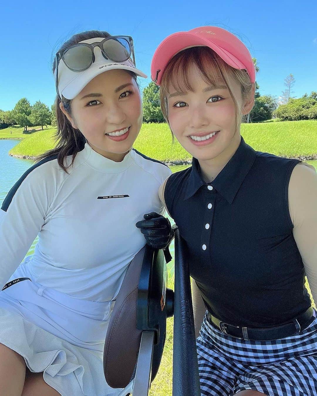 まいまいさんのインスタグラム写真 - (まいまいInstagram)「🫶🏻💛 @yuu1115yuu   お天気良くて気持ちよかった日🌈 グランディ浜名湖は映えホールが多すぎて フェイスカバーしてる暇がなかった🤣  #まいごるふ#ゴルフ#女子ゴルフ#ゴルフ女子#ゴルフスイング#ゴルフウェア#ゴルフコーデ#maigolf#sy32#sy32bysweetyears#sy32golf#sy32コーデ#golf#golfswing#golfwear#골프#골프스윙#골프중독#골프웨어」9月26日 17時22分 - ___maigolf___
