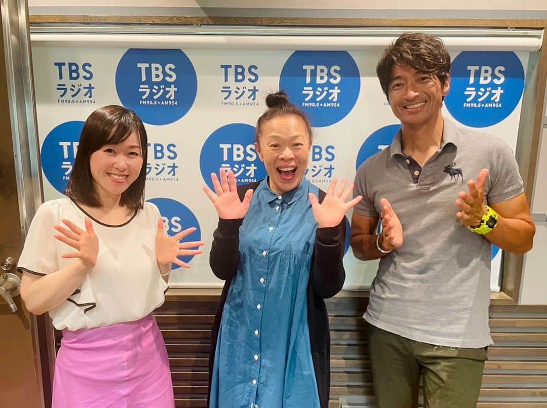 片桐千晶さんのインスタグラム写真 - (片桐千晶Instagram)「⁑ 『TBSラジオショッピング 秋のお買い得スペシャル！』 柴田理恵さんと有馬隼人さんと2時間の生放送💡 賑やかにお送りしました😆✨  大谷翔平選手の直筆サイン入りお宝ユニフォームは即完売🤩 さすが大スター...！！  放送中から続々とお買い上げ頂いたリスナーの皆様、 ありがとうございました💕  #TBSラジオショッピング #柴田理恵 #有馬隼人 #片桐千晶」9月26日 17時18分 - chiaki.katagiri333