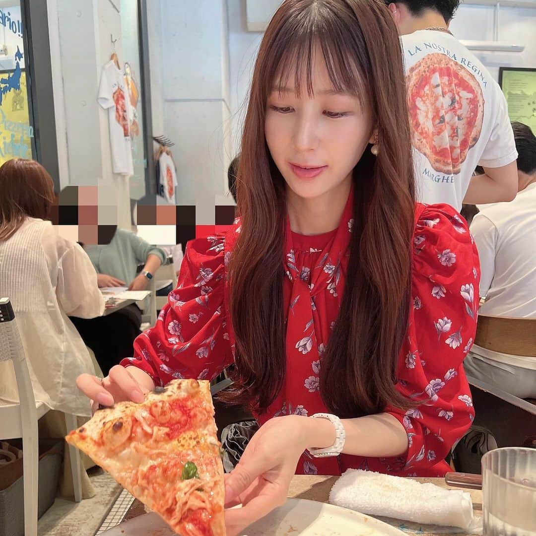 伊藤楓さんのインスタグラム写真 - (伊藤楓Instagram)「テレビの前のみなさ〜ん！ 今日よる7時からは オモウマい店🍚❕ ⁡ 「完全なお店のシステム」として 予約が大好きな店主さんが再登場します📞！ ⁡ お店に入った瞬間、 予約の方ですか？！と言われてみたいですね😂 ⁡ ヒューマングルメンタリー オモウマい店 今夜もどうぞ、よろしくお願いします！😌 ⁡ ⁡ #オモウマい店 #オモウマ #中京テレビ #日本テレビ 系列 #ナレーション #アナウンサー #フリーアナウンサー」9月26日 17時31分 - kaede.ito