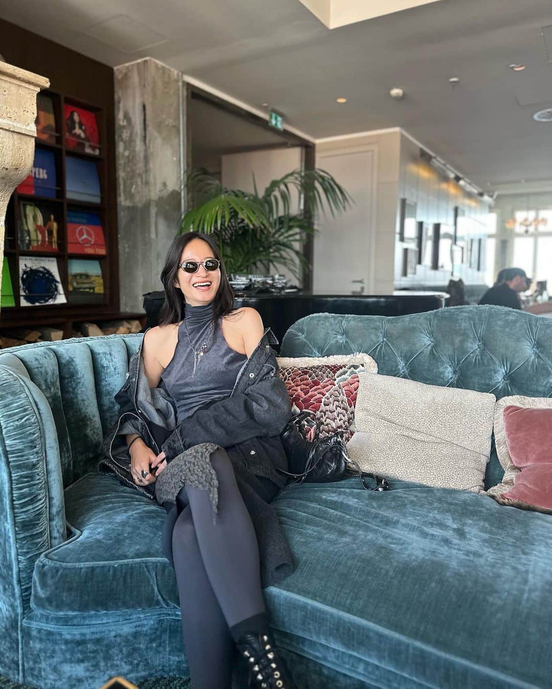 入夏のインスタグラム：「Berlin💙  夏に行ったベルリンを振り返り。 初めての場所は、ただ歩いているだけでわくわくする😆 思いがけず向こうで会えるお友達もいて楽しかったな❤️  #berlin」