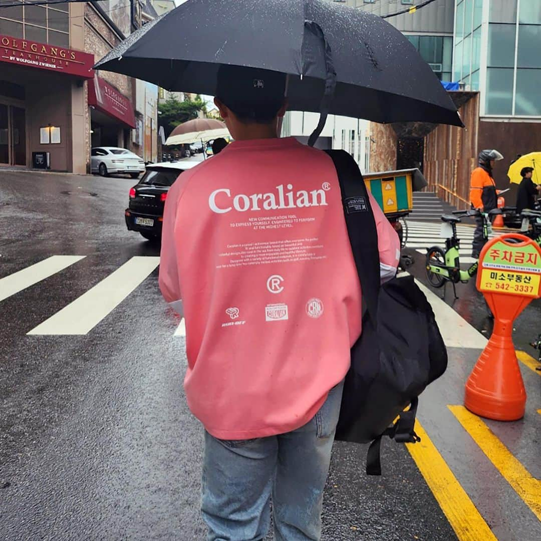 キム・ドンジュンさんのインスタグラム写真 - (キム・ドンジュンInstagram)「☔️=🥩 비오면 고기지.」9月26日 17時25分 - super_d.j