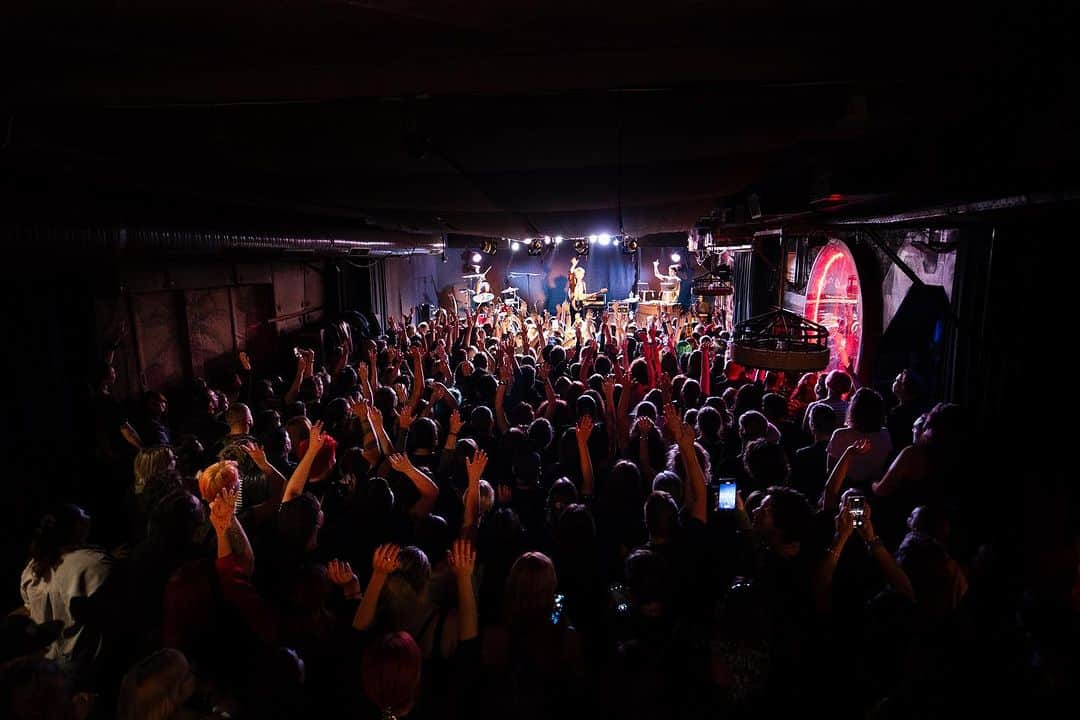 MIYAVI（石原貴雅）さんのインスタグラム写真 - (MIYAVI（石原貴雅）Instagram)「Ďakujem, #Bratislava!!  Another packed show in #Slovakia 🇸🇰  #MIYAVI Coming Next: Budapest, Hungary.  See you tonight🙌  Photo by: @ix.dan.video」9月26日 17時49分 - miyavi_staff