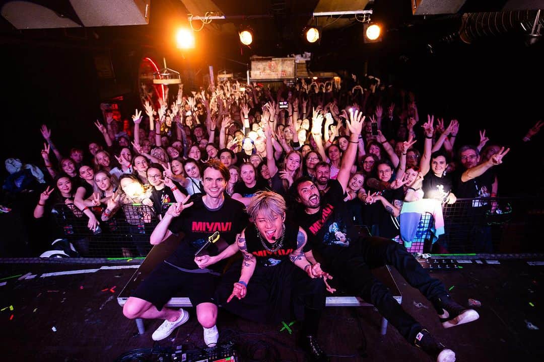 MIYAVI（石原貴雅）さんのインスタグラム写真 - (MIYAVI（石原貴雅）Instagram)「Ďakujem, #Bratislava!!  Another packed show in #Slovakia 🇸🇰  #MIYAVI Coming Next: Budapest, Hungary.  See you tonight🙌  Photo by: @ix.dan.video」9月26日 17時49分 - miyavi_staff