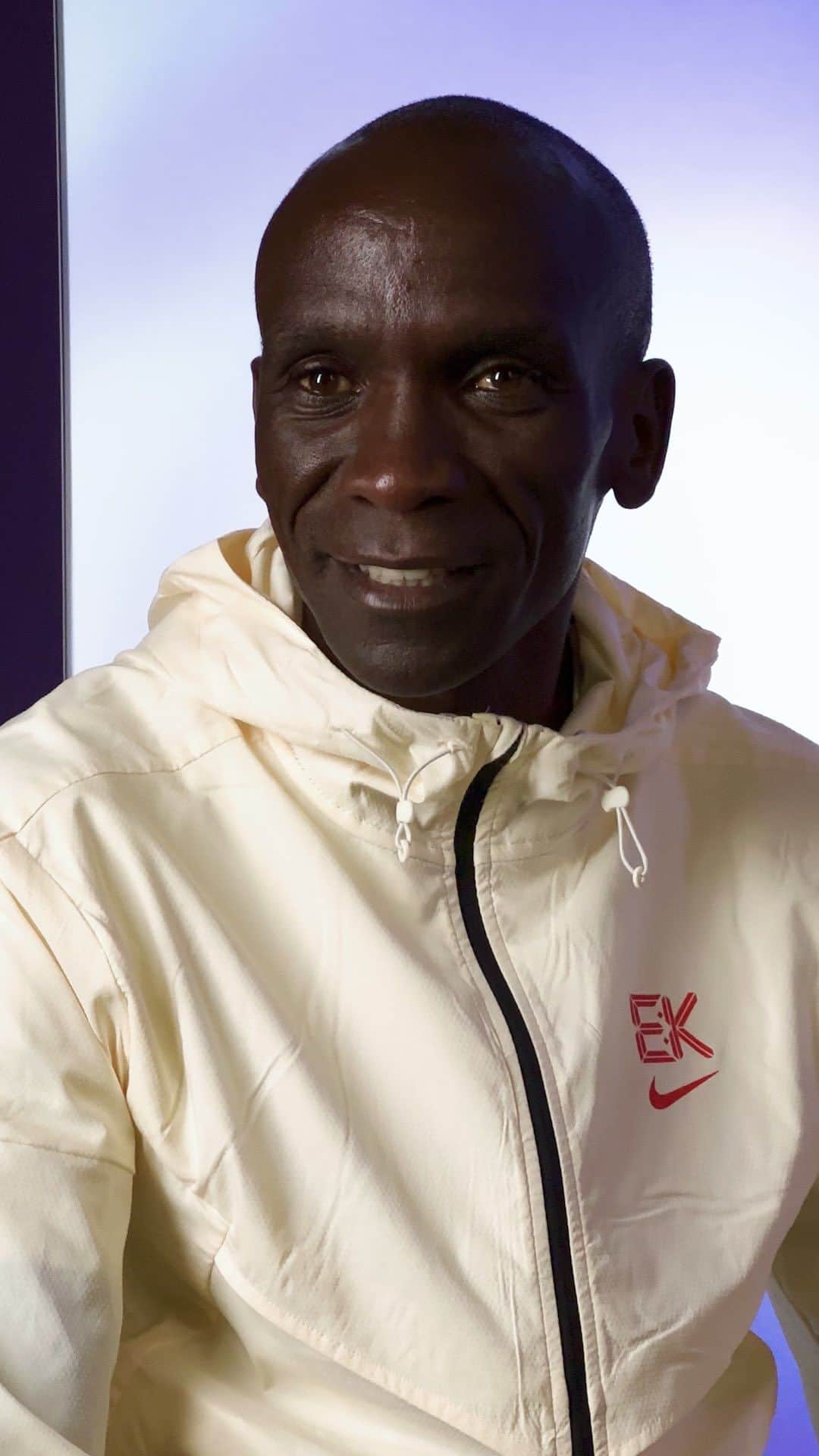 The Run Dept.のインスタグラム：「What makes running in Berlin so beautiful? ✨  The day after his historic 5th victory, we sat with @kipchogeeliud to learn more about how he approached his race, what other runners can learn from it, and his vision for the city.」