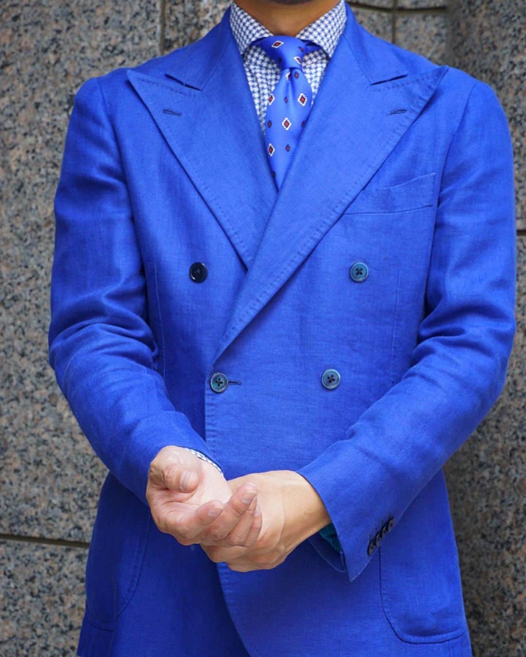 Luxumさんのインスタグラム写真 - (LuxumInstagram)「Blue × Beige  #linenjacket #cottonpants #オーダースーツ #オーダータキシード #mensfashion」9月26日 18時04分 - order_suit_luxum