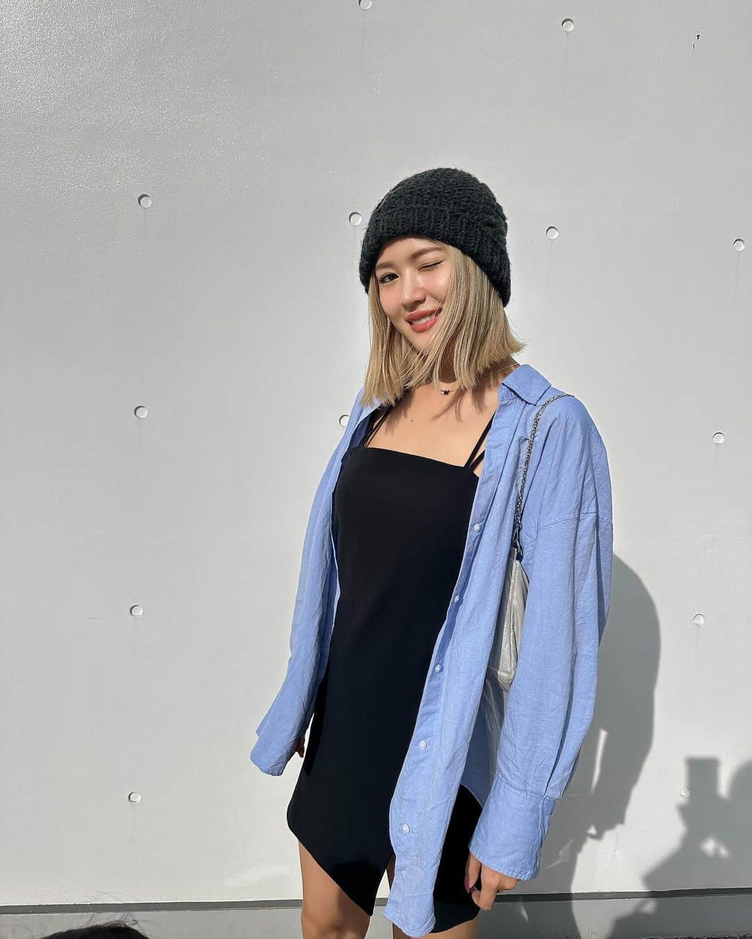 Meeさんのインスタグラム写真 - (MeeInstagram)「もう秋だお🤥  秋服はやくきた〜い！！たのちみ いい朝🫶🏻この服すこ🫶🏻  かあいいんしょ〜🩷🩷  #秋コーデ #秋服 #ニット帽 #ニット帽コーデ #ローファーコーデ #クロムハーツ」9月26日 18時32分 - wagamama_mee