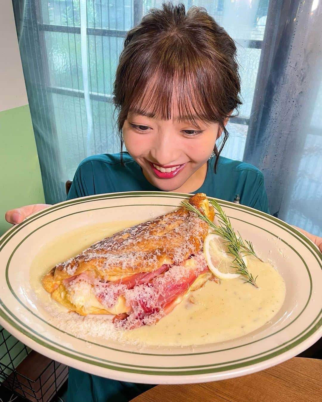 藤本万梨乃のインスタグラム：「* 明日のうま撮はスフレオムレツ🥚 ふわシュワ！がたまりませんでした🤤  #めざましテレビ」