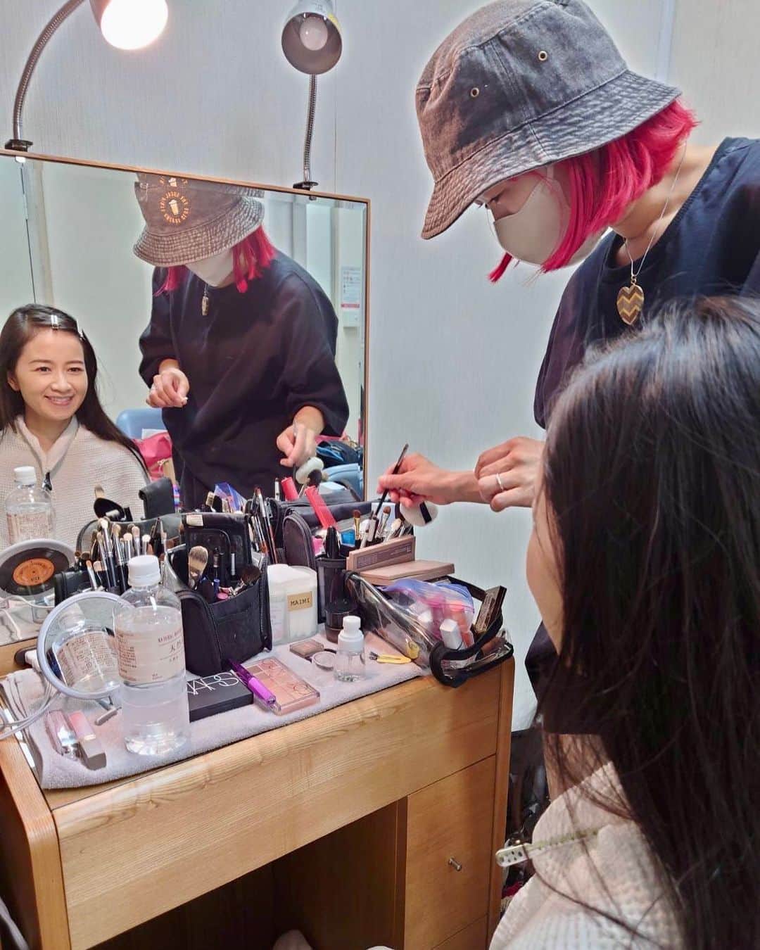 岡田ひとみ（ねんドル）さんのインスタグラム写真 - (岡田ひとみ（ねんドル）Instagram)「新作の撮影！  #makeup #tvshow #education」9月26日 18時41分 - hitomi_nendol