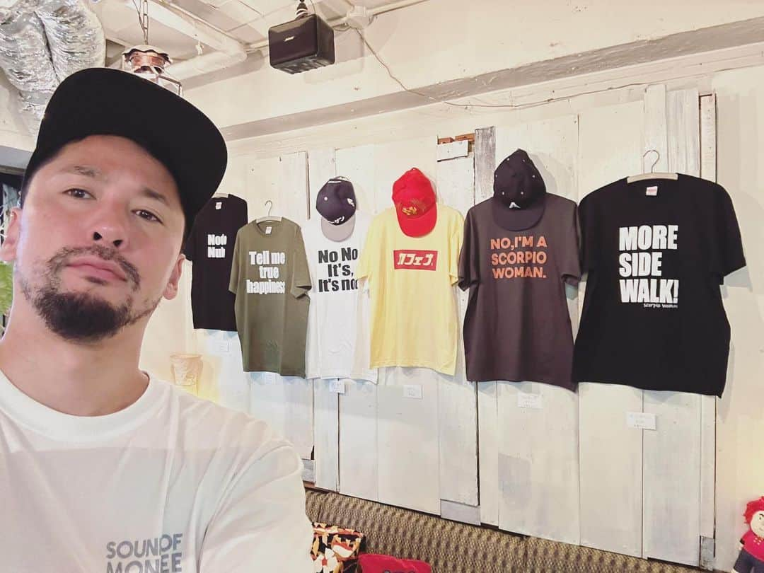 深水元基さんのインスタグラム写真 - (深水元基Instagram)「バッファロー吾郎A先生の 「Tシャツ展2023」 行ってきました〜^o^  謎解きなメッセージTシャツ！ 面白い！ささるな〜^_^  10/22までやってますよー！  @asenseidayo  @akeikaku85a」9月26日 18時41分 - fukami_motoki