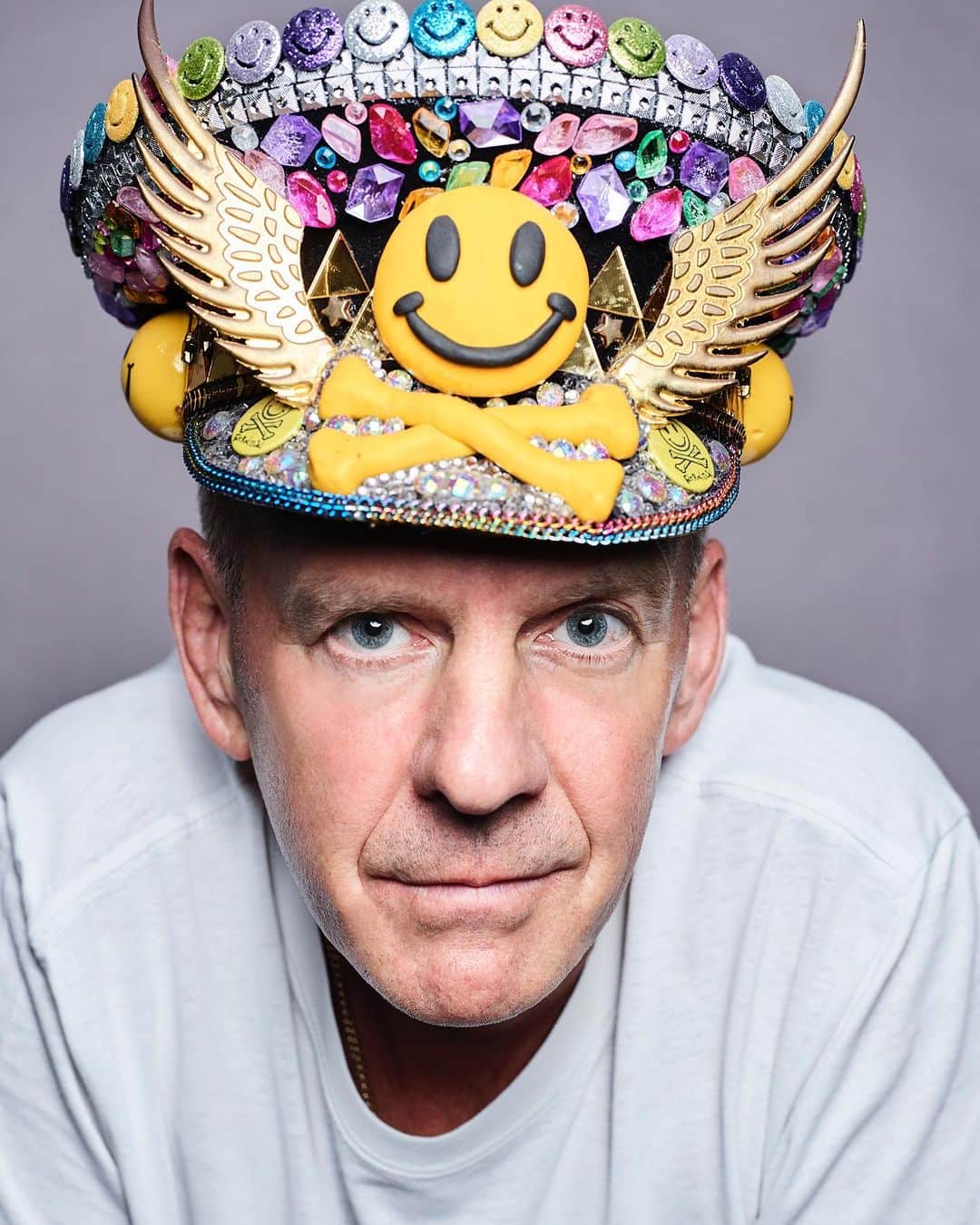 Block.fmのインスタグラム：「【特集】6年振りの来日公演を控えるFatboy Slim｜今だから知っておきたい名曲や功績、偉業  Fatboy Slim(ファットボーイ・スリム)ことNorman Cook(ノーマン・クック)が、今年10月に6年振りの来日公演を行う。  Norman Cookは、Fatboy Slimとして90年代後半にクラブシーンで起こった"ビッグビート"ムーブメントの立役者として、The Chemical Brothers、The Prodigy、Groove Armadaらとともにシーンを牽引。プロデューサー、DJとして世界的な知名度と人気を獲得した。それ以降もクラブシーンのトップDJとして活躍を続け、今ではシーンのリビングレジェンドのひとりに数えられる。今回は6年振りの来日公演を記念して、Fatboy Slimの名曲や功績、偉業を振り返りながらご紹介したい。  続きはプロフィール→Linkin.bioから🙂  @officialfatboyslim  #blockfm」